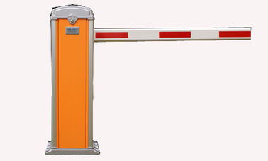 Einzelnes Pole-Tor-Straßen-Boom-Sperren-Tor-System in der Fahrstraße/im Parkplatz